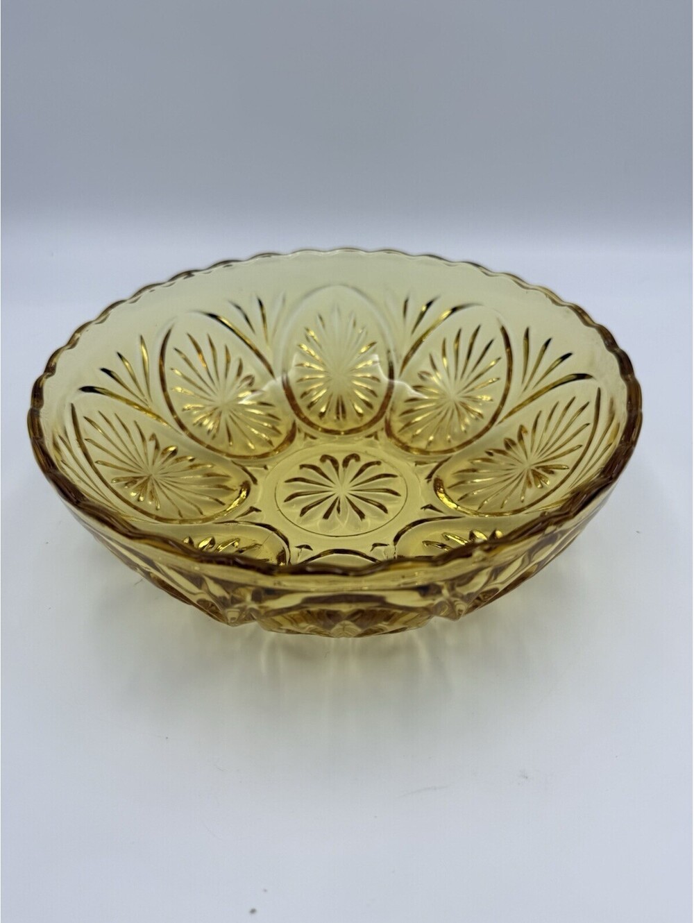 Anchor Hocking Star & Cameo Medallion Amber Glass 8.5" Serving Bowl 1960-1975